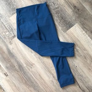 Lulu lemon size 2 Capri leggings